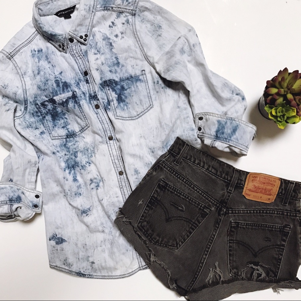 Rock & Republic Acid Wash Button Up Top.